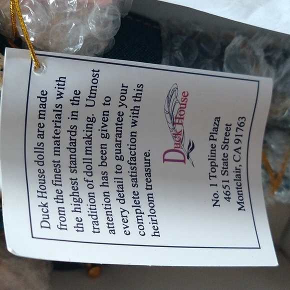 Duck House Heirloom doll Isabelle in box - Picture 6 of 8